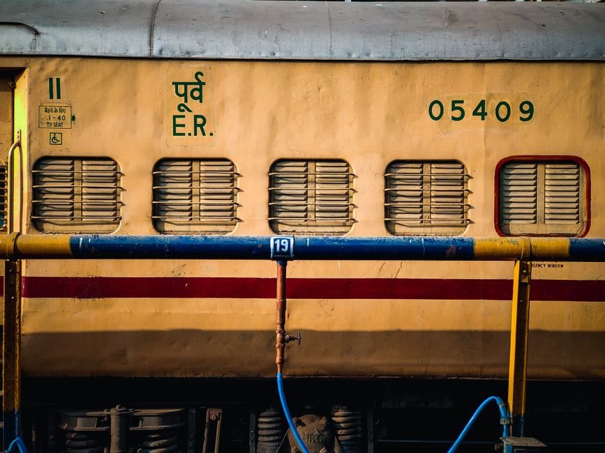 train quiet carriage sign
